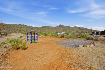 42714 11th Ave, New River, AZ 85087