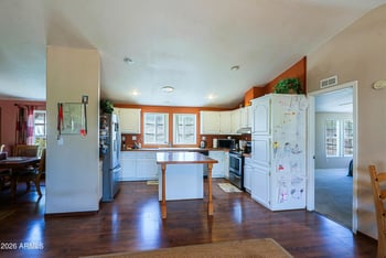 42721 14 St, New River, AZ 85087