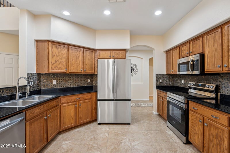 42723 43rd Dr, New River, AZ 85087