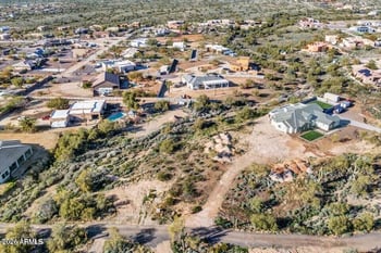 428 Hemingway Ln, Phoenix, AZ 85086