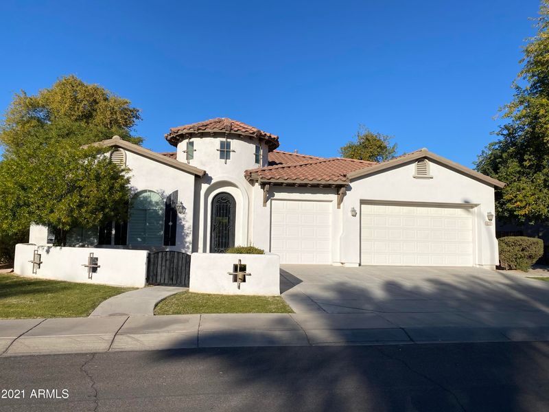 428 E Horseshoe Dr, Chandler, AZ 85249