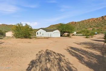 42805 7th St, New River, AZ 85087