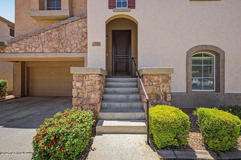 4281 Carla Vista Dr, Gilbert, AZ 85295