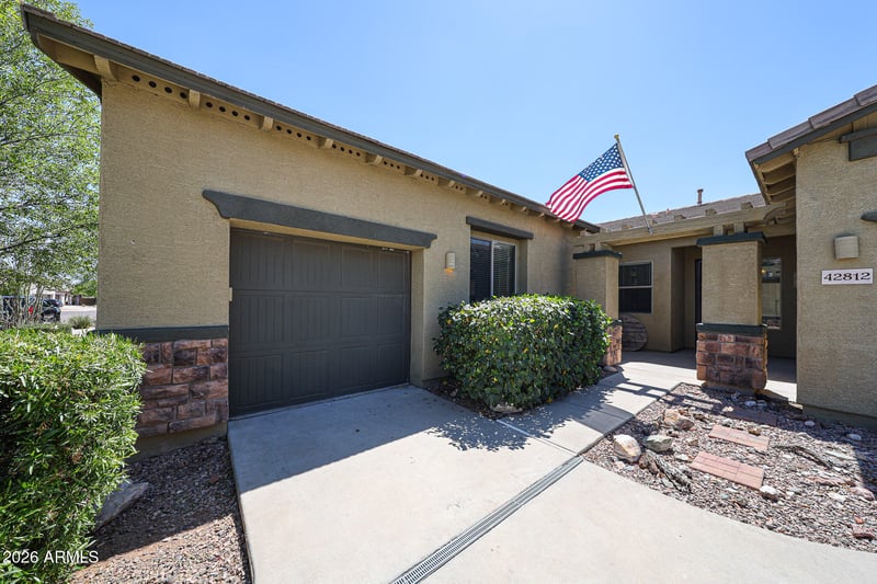 42812 N 45th Dr, New River, AZ 85087
