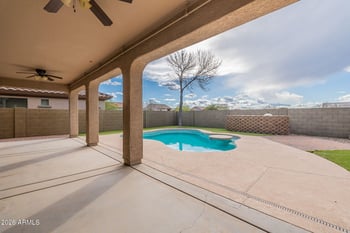 42814 43rd Dr, New River, AZ 85087