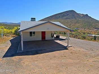 42825 17th Pl, New River, AZ 85087