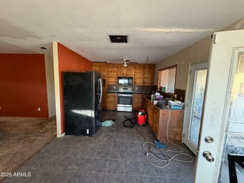 42845 7th Ave, New River, AZ 85087