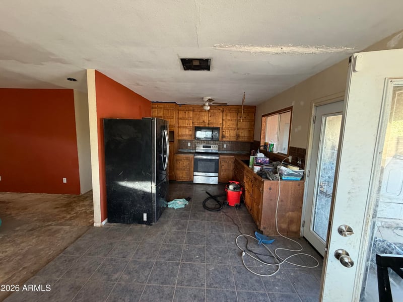 42845 7th Ave, New River, AZ 85087