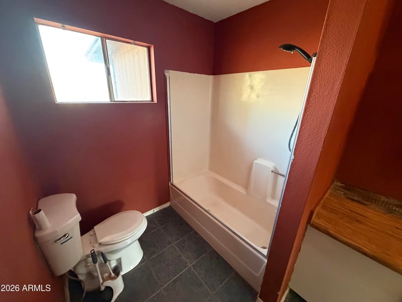 42845 7th Ave, New River, AZ 85087