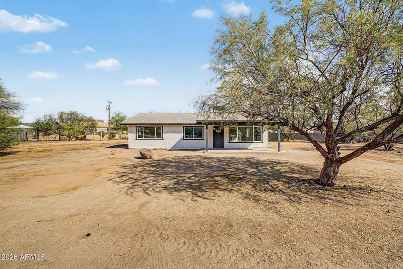 42845 N 7th Ave, New River, AZ 85087