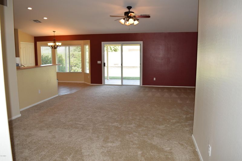 4286 E Meadow Creek Way, San Tan Valley, AZ 85140