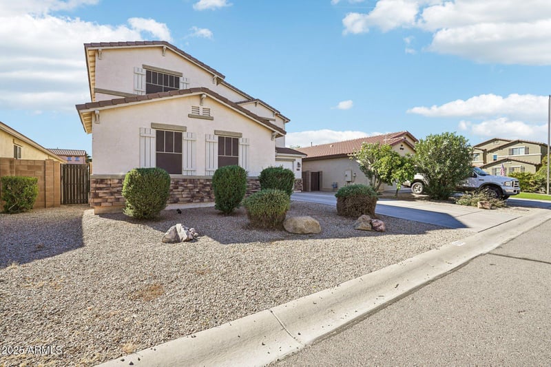 429 E Navajo Trl, San Tan Valley, AZ 85143