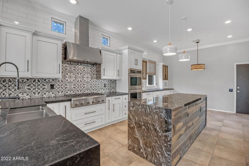 42909 N Courage Trl, Anthem, AZ 85086
