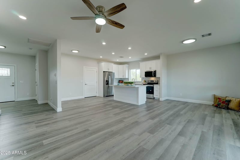 4294 Wolverine Pass Rd, Apache Junction, AZ 85119