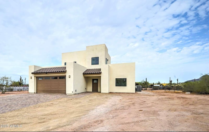 4294 Wolverine Pass Rd, Apache Junction, AZ 85119
