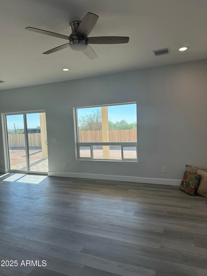 4294 Wolverine Pass Rd, Apache Junction, AZ 85119