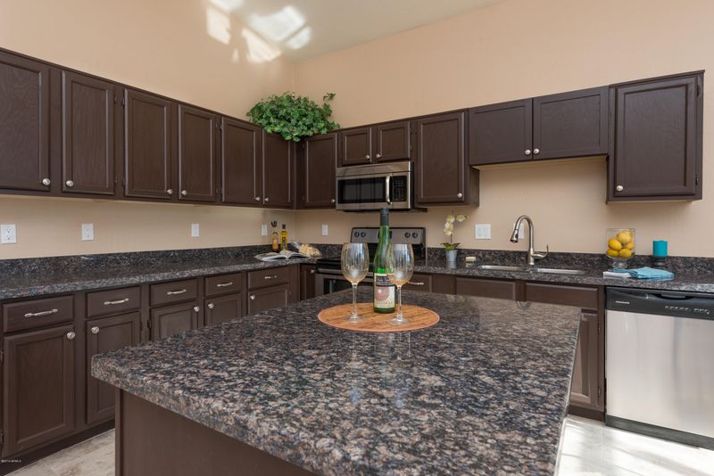 430 N Cobblestone St, Gilbert, AZ 85234