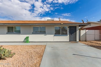 430 Reizen Dr, Morristown, AZ 85342