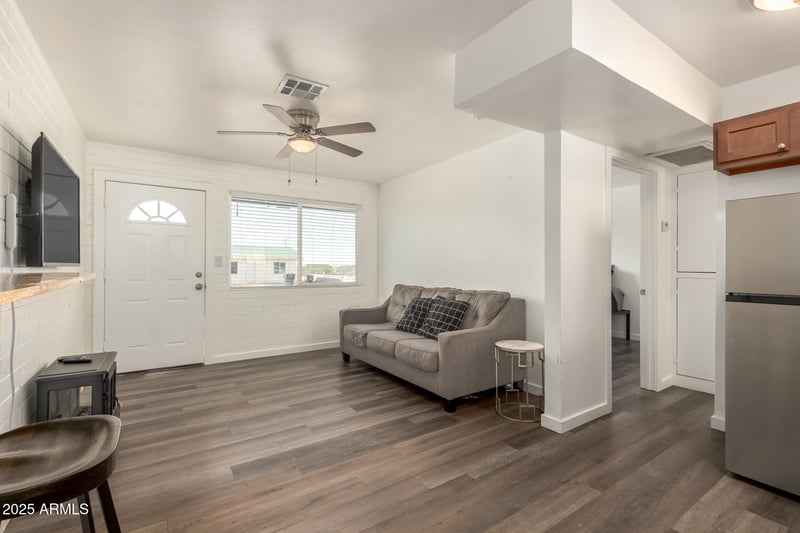 430 Reizen Dr, Morristown, AZ 85342