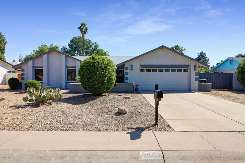 4301 E Sheena Dr, Phoenix, AZ 85032