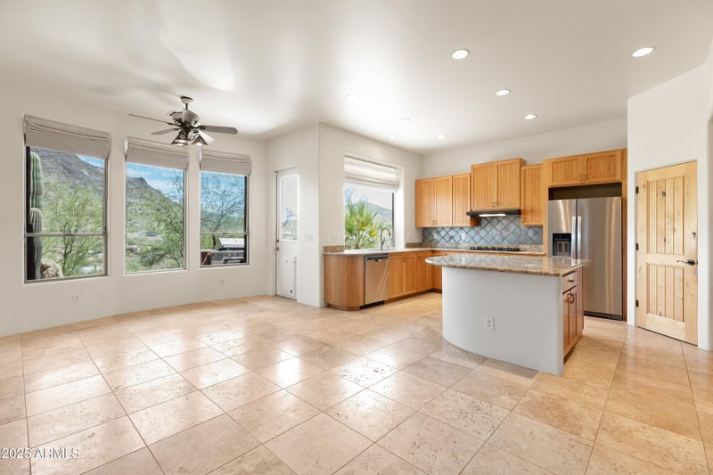43011 18th St, New River, AZ 85087