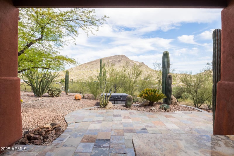 43011 18th St, New River, AZ 85087