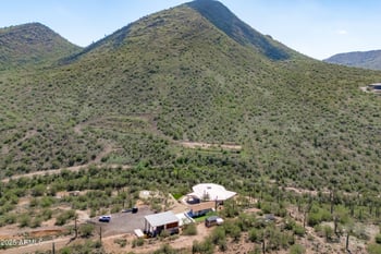 43024 24th St, New River, AZ 85087