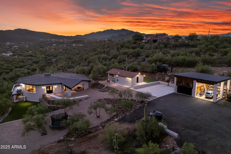 43024 24th St, New River, AZ 85087