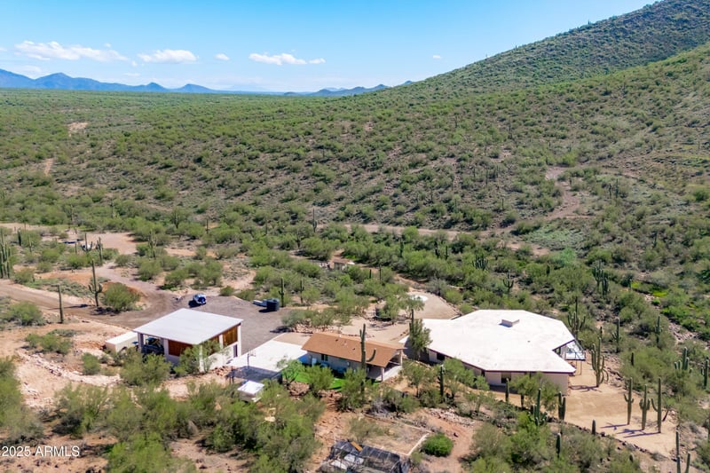 43024 24th St, New River, AZ 85087