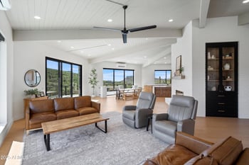 43024 24th St, New River, AZ 85087