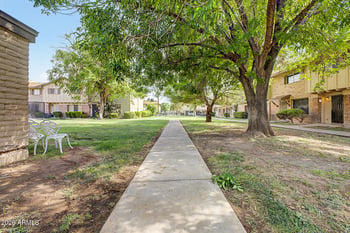 4310 Ocotillo Rd, Glendale, AZ 85301