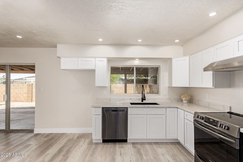 4311 N 80th Ln, Phoenix, AZ 85033