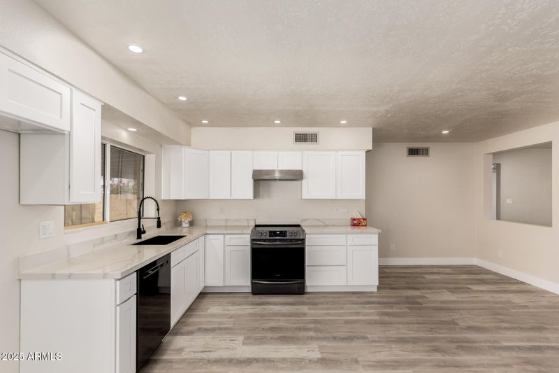 4311 N 80th Ln, Phoenix, AZ 85033