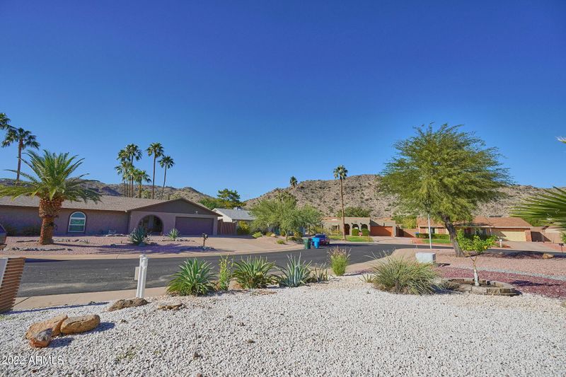 4313 E Sunrise Dr, Phoenix, AZ 85044
