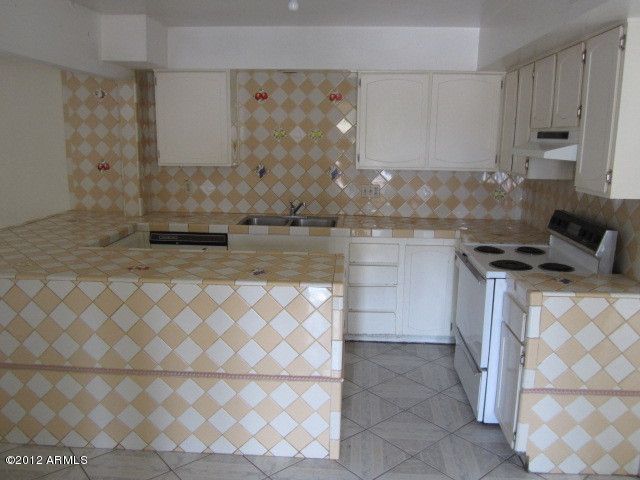 4315 E Vineyard Rd, Phoenix, AZ 85042