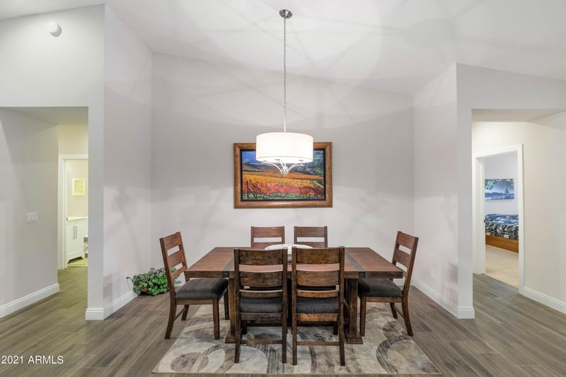 4317 E Cheery Lynn Rd, Phoenix, AZ 85018