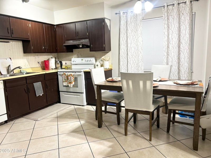 4319 106th Ave, Phoenix, AZ 85037