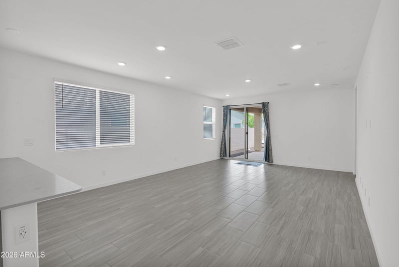 432 W Tamarack Dr, San Tan Valley, AZ 85140