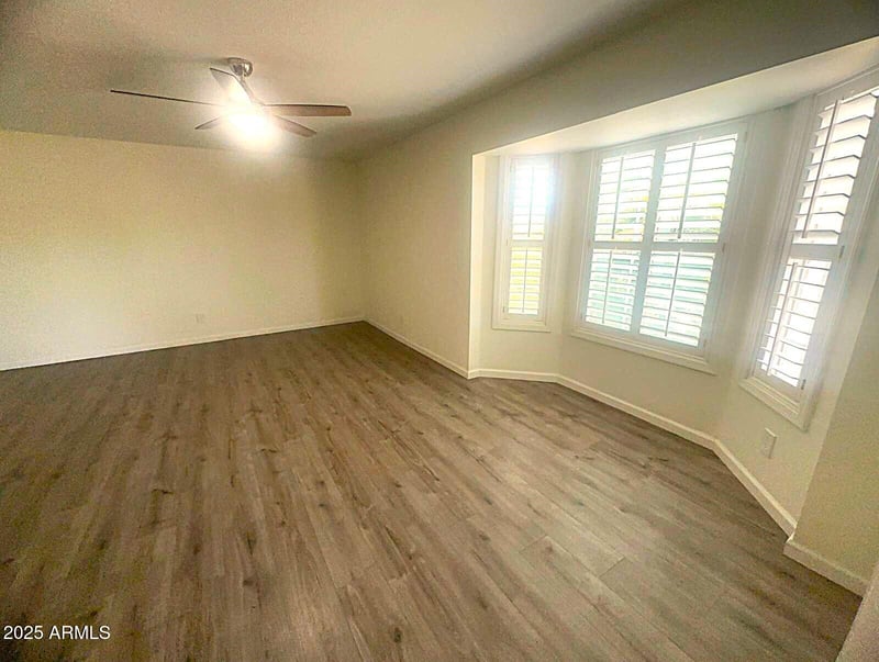 4321 Greenway Rd, Glendale, AZ 85306