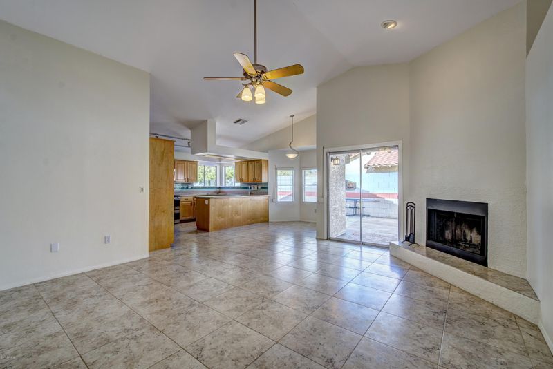 4322 E Beck Ln, Phoenix, AZ 85032