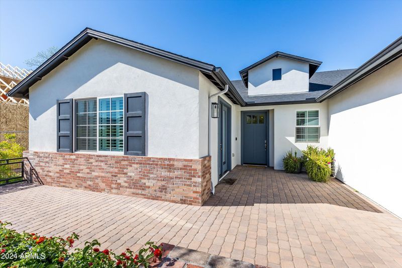 4322 E Cheery Lynn Rd, Phoenix, AZ 85018