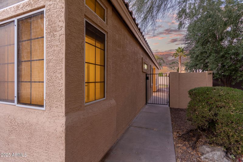 4322 E South Fork Dr, Phoenix, AZ 85044