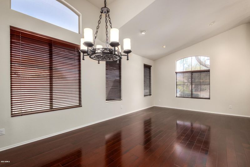 4323 E Melinda Ln, Phoenix, AZ 85050