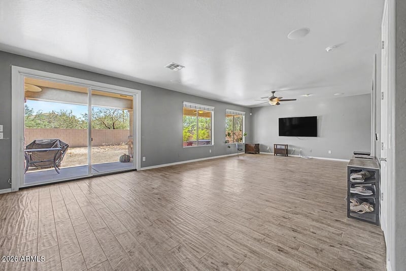 4323 Diburgo Dr, New River, AZ 85087