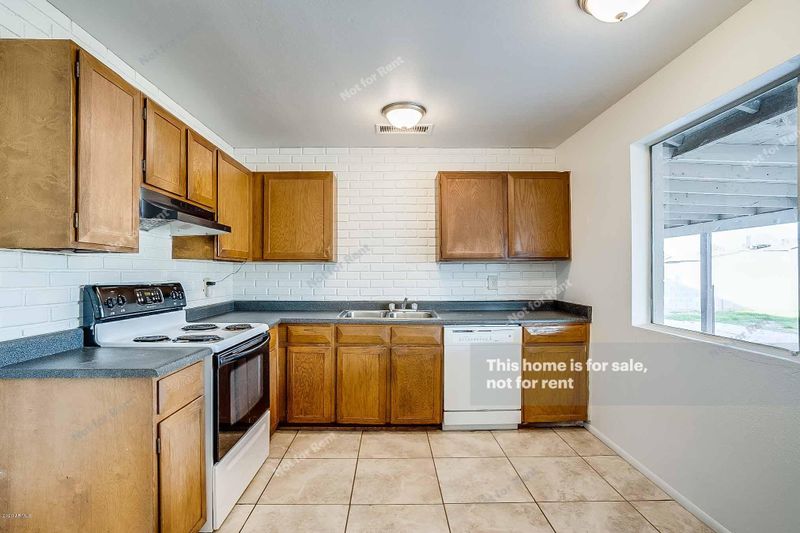 4324 E Lynne Ln, Phoenix, AZ 85042
