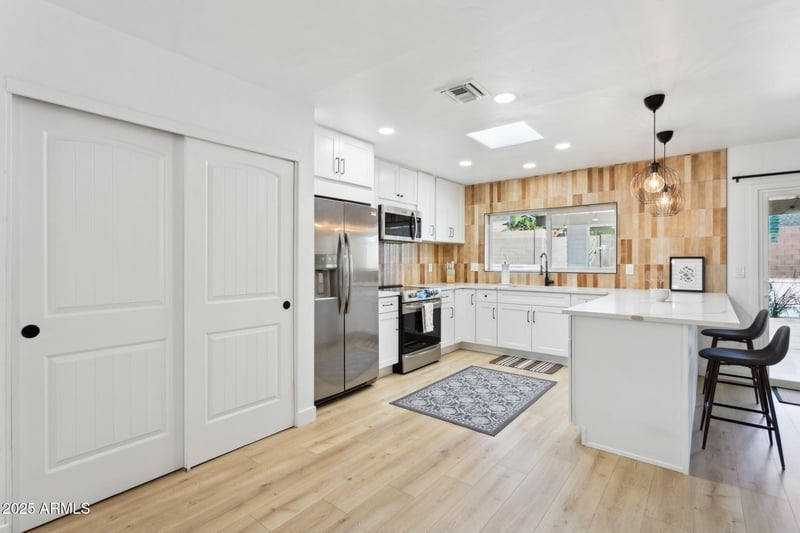 4324 Sunrise Dr, Phoenix, AZ 85044