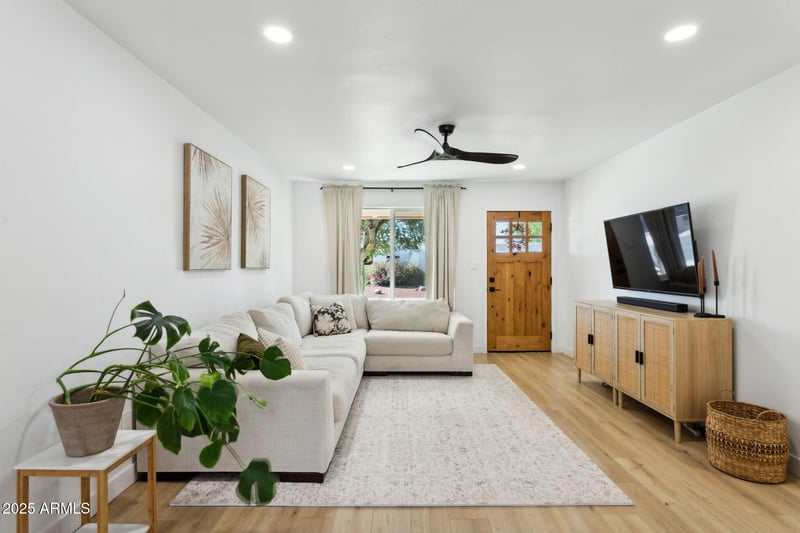 4324 Sunrise Dr, Phoenix, AZ 85044