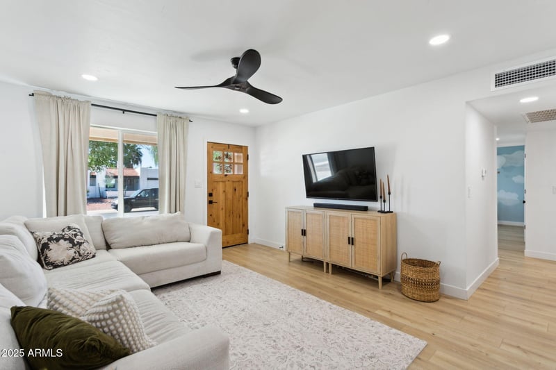 4324 Sunrise Dr, Phoenix, AZ 85044