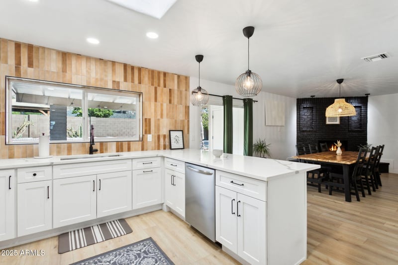 4324 Sunrise Dr, Phoenix, AZ 85044