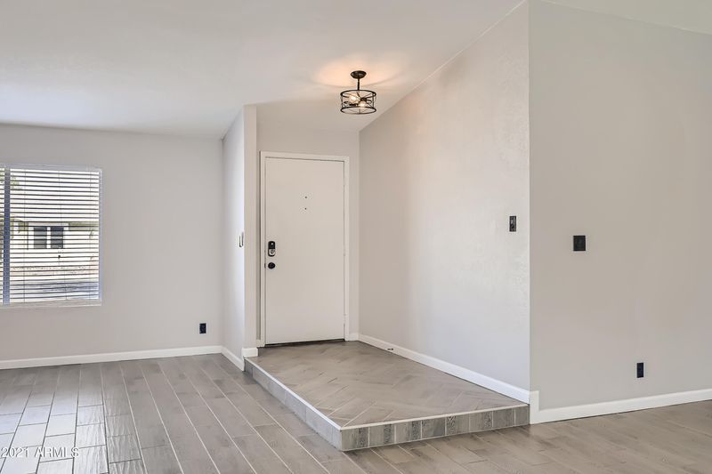 4325 W Paradise Dr, Glendale, AZ 85304
